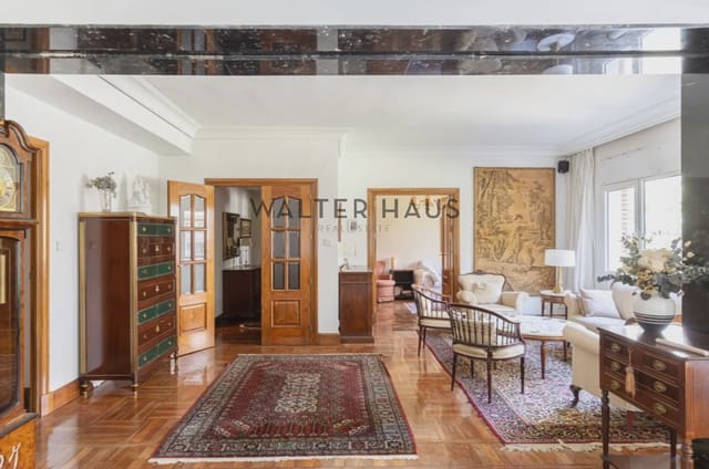 Piso de 5 habitaciones en Hispanoamérica, Madrid ciudad en venta - 2.130.000 € (Ref: 9895171)