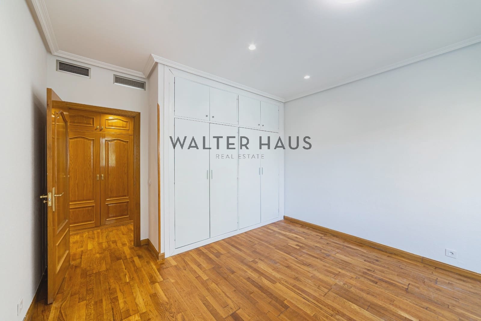 5 sovrum Lägenhet till salu i Madrid stad - 980 000 € (Ref: 9895374)