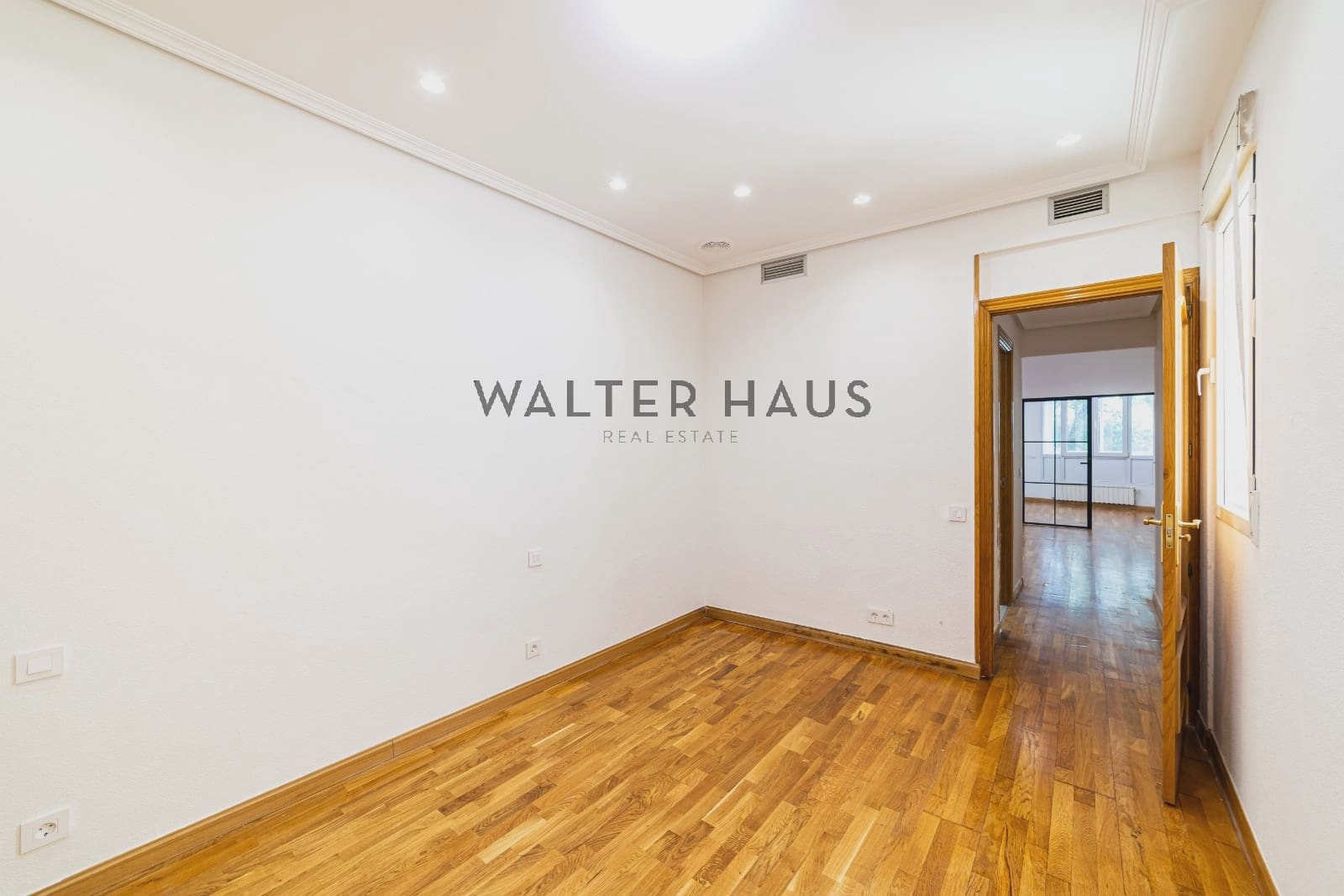 5 sovrum Lägenhet till salu i Madrid stad - 980 000 € (Ref: 9895374)
