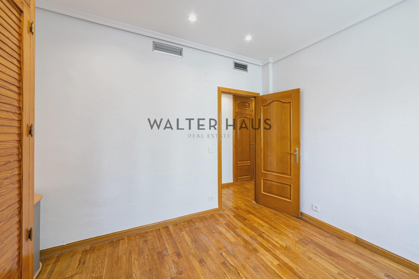 5 sovrum Lägenhet till salu i Madrid stad - 980 000 € (Ref: 9895374)