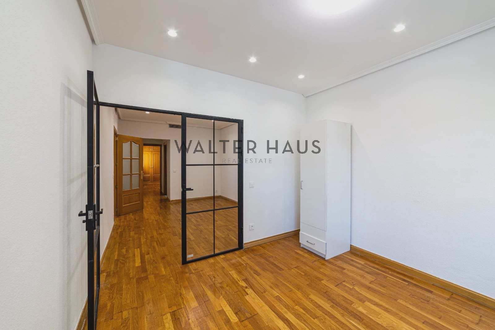 5 sovrum Lägenhet till salu i Madrid stad - 980 000 € (Ref: 9895374)