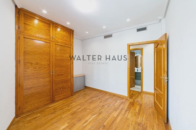 5 sovrum Lägenhet till salu i Castillejos, Madrid stad - 980 000 € (Ref: 9895374)