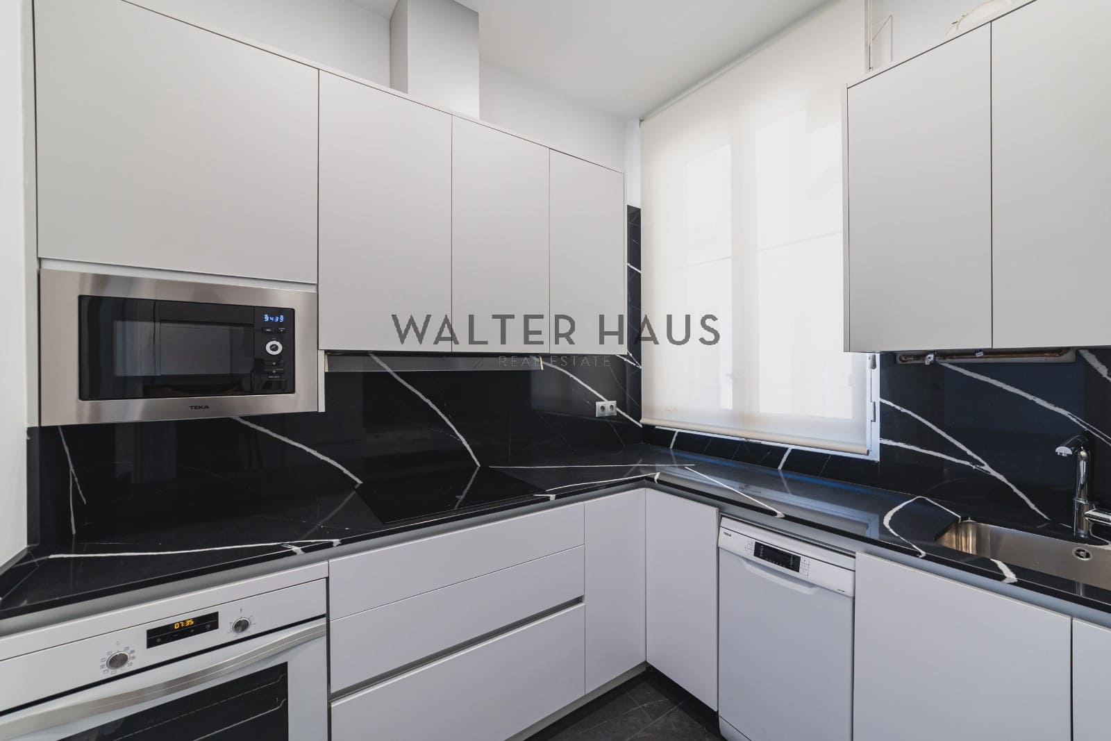 Piso de 2 habitaciones en Madrid ciudad en venta - 1.025.000 € (Ref: 9909764)