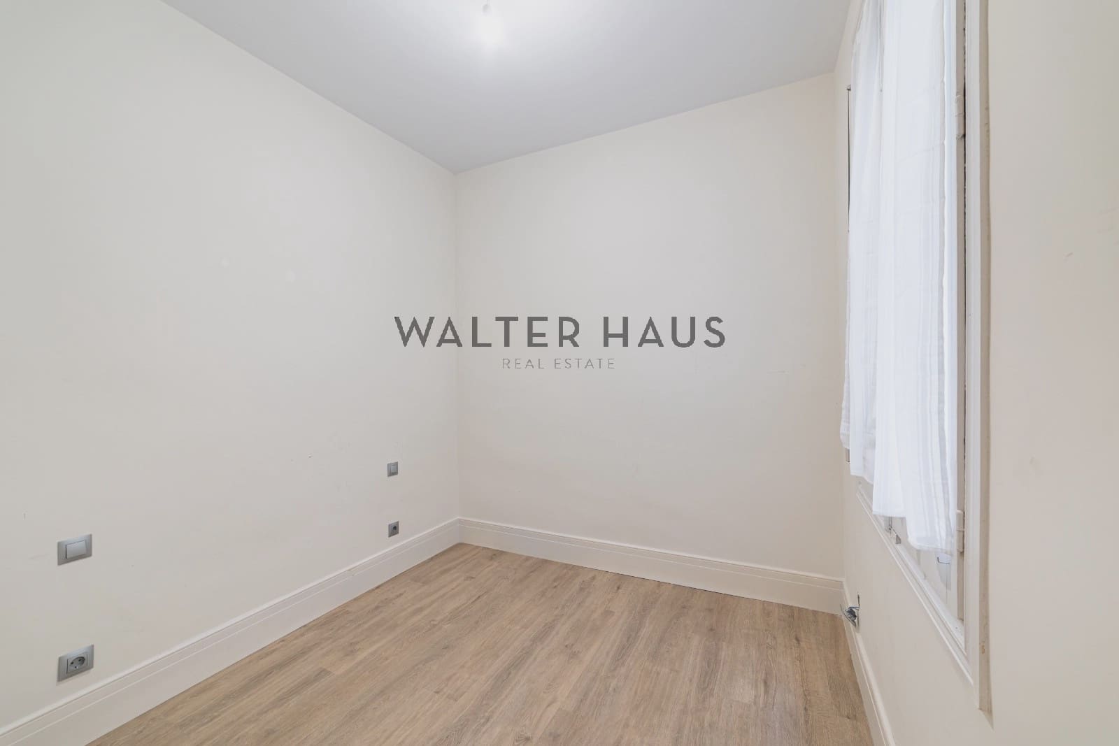 Piso de 2 habitaciones en Madrid ciudad en venta - 1.025.000 € (Ref: 9909764)