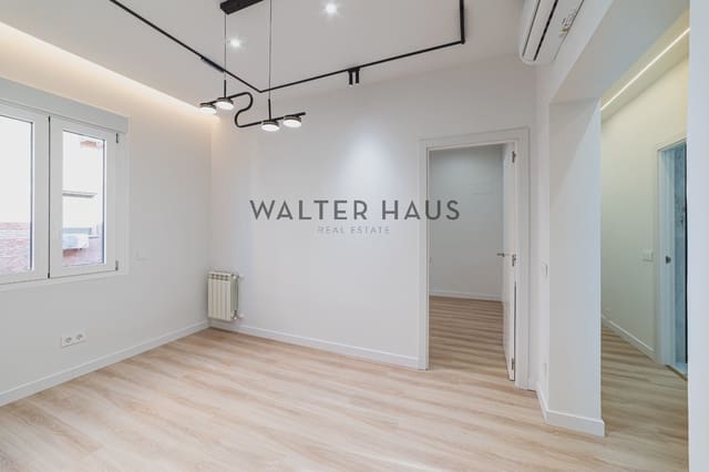 Appartement de 4 chambres à louer à Jerónimos, Madrid ville - 4 200 € (Ref: 9914846)