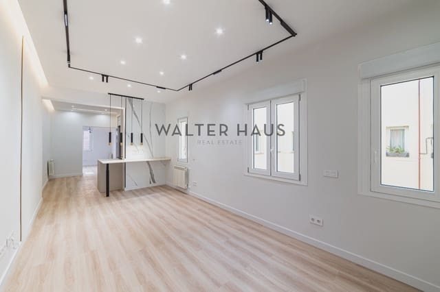 Appartement de 4 chambres à louer à Jerónimos, Madrid ville - 4 200 € (Ref: 9914846)