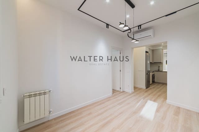 Appartement de 4 chambres à louer à Jerónimos, Madrid ville - 4 200 € (Ref: 9914846)