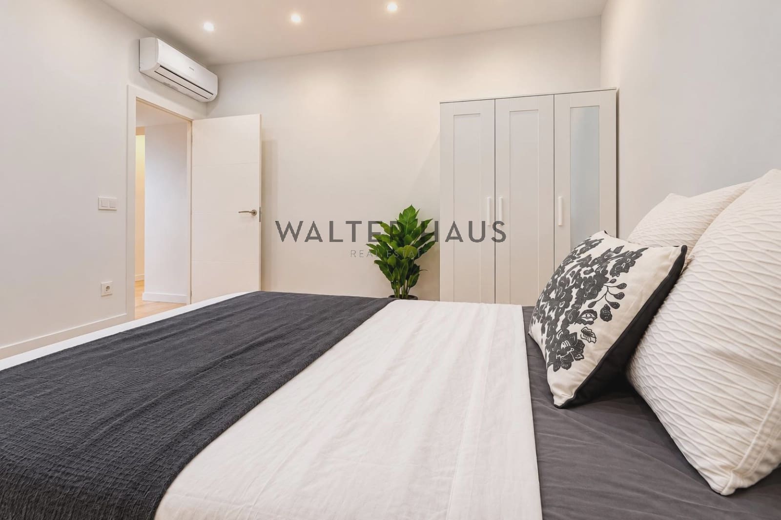 Appartement de 4 chambres à louer à Madrid ville - 3 600 € (Ref: 9914846)