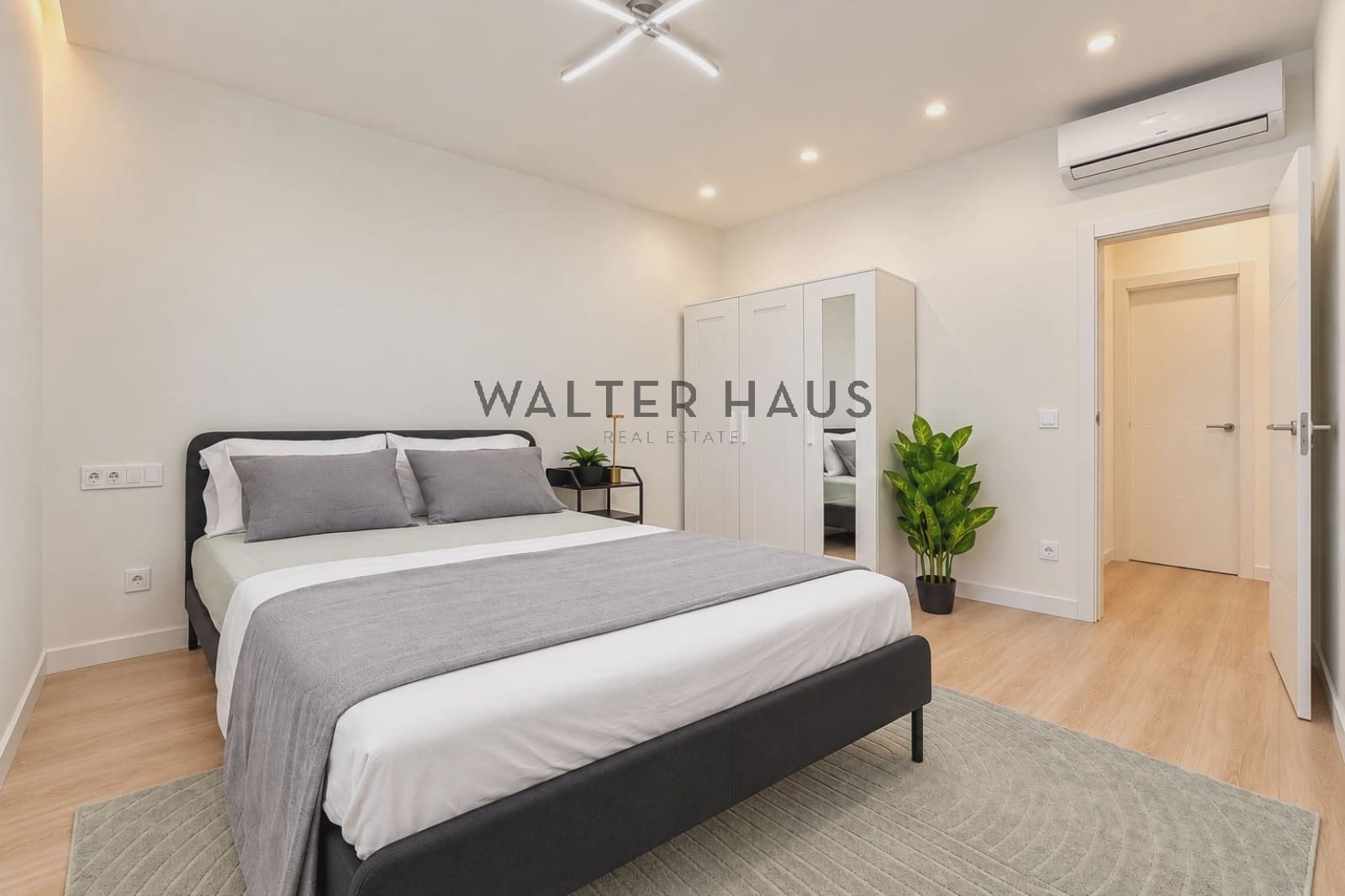 Appartement de 4 chambres à louer à Madrid ville - 3 600 € (Ref: 9914846)