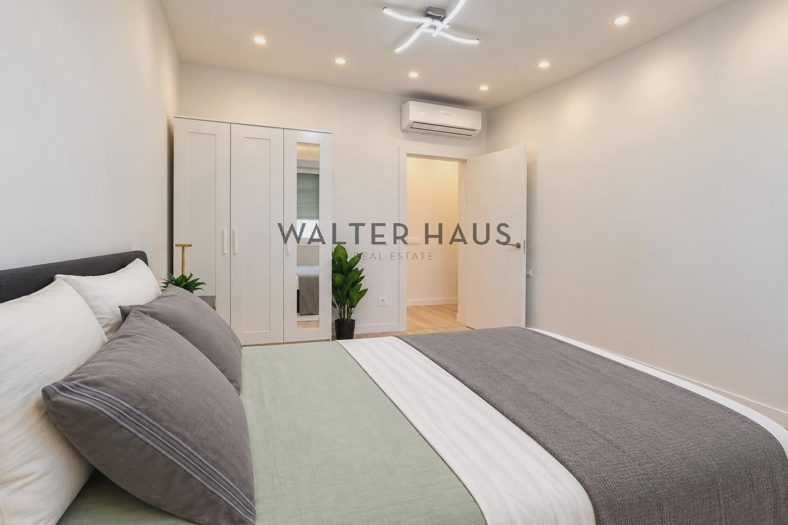 Appartement de 4 chambres à louer à Madrid ville - 3 600 € (Ref: 9914846)