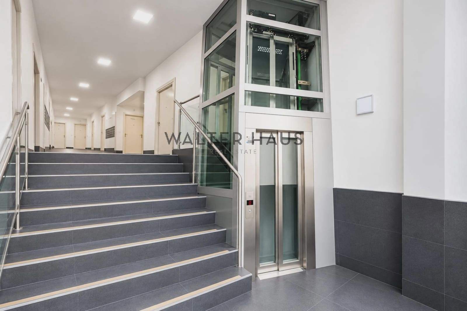 Appartement de 4 chambres à louer à Madrid ville - 3 600 € (Ref: 9914846)