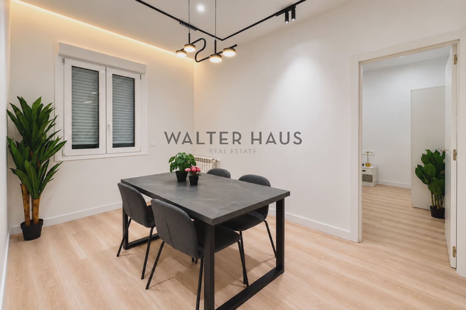 Appartement de 4 chambres à louer à Madrid ville - 3 600 € (Ref: 9914846)