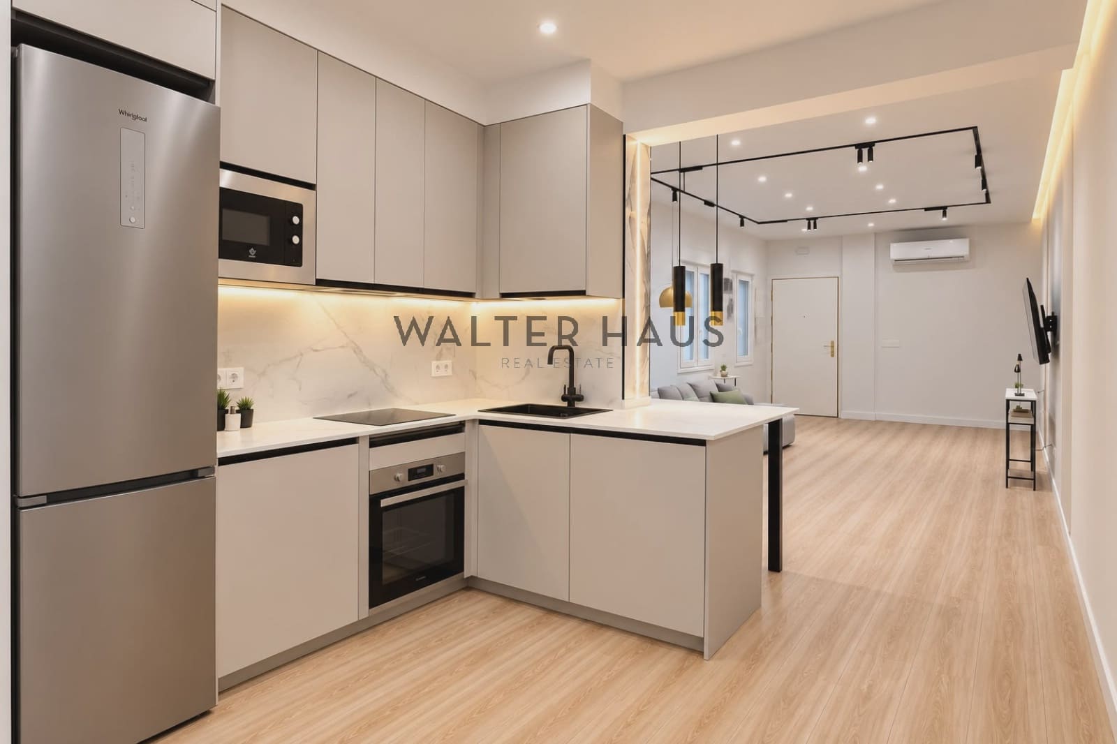 Appartement de 4 chambres à louer à Madrid ville - 3 600 € (Ref: 9914846)