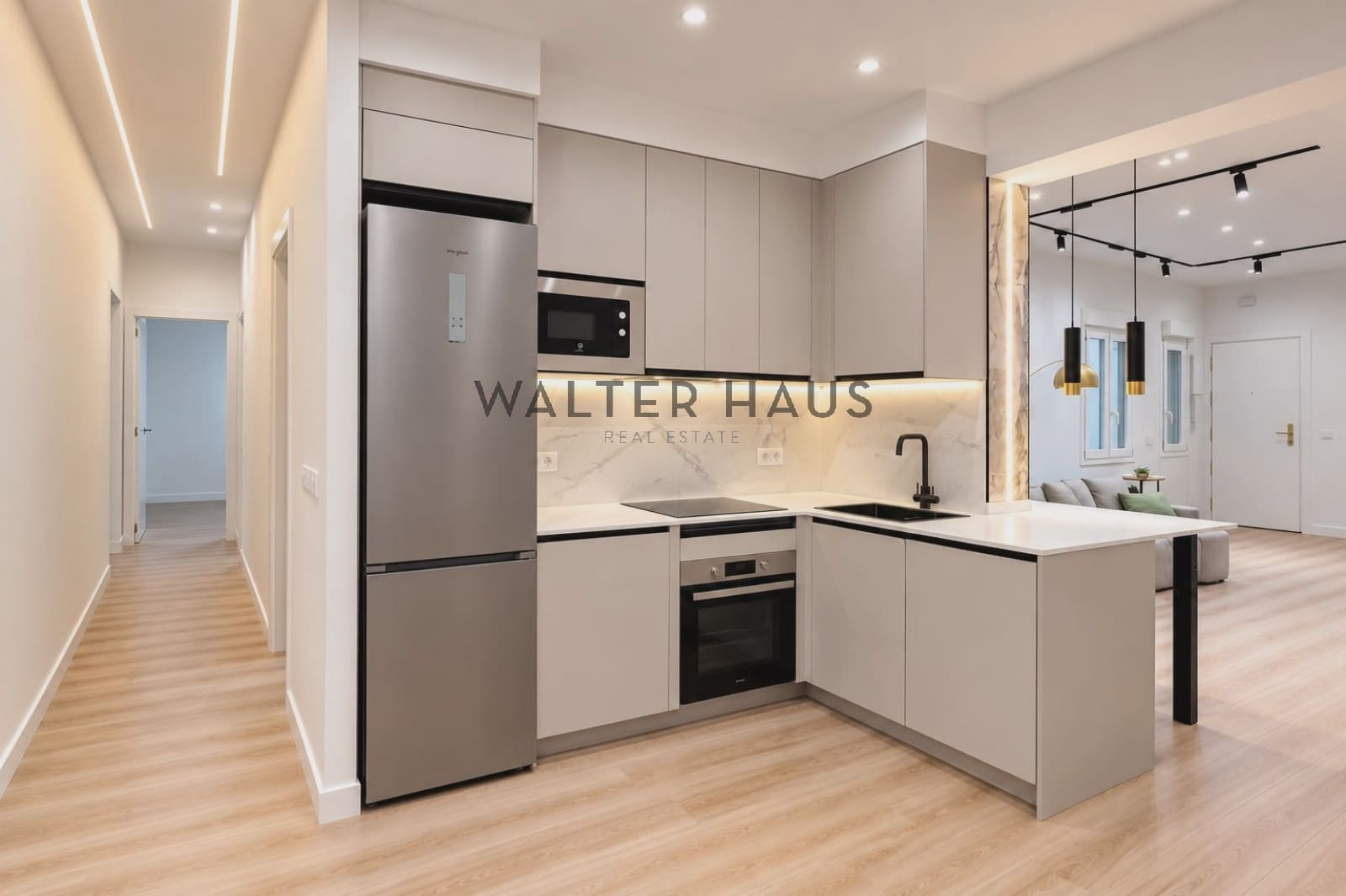Appartement de 4 chambres à louer à Madrid ville - 3 600 € (Ref: 9914846)