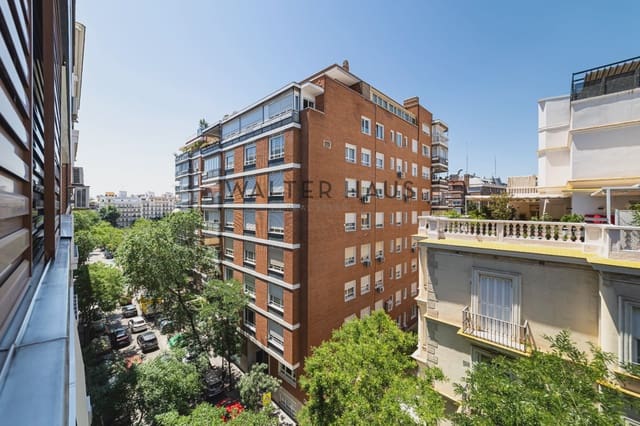 3 slaapkamer Flat te koop in Almagro, Madrid stad - € 2.400.000 (Ref: 9918794)