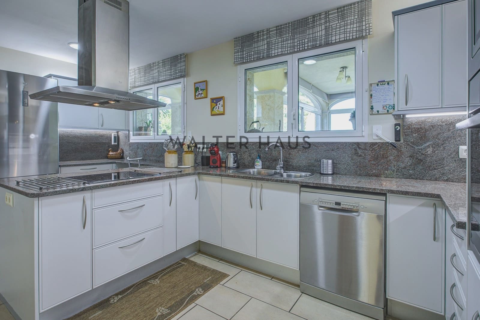 4 bedroom Villa for sale in Santa Cristina d'Aro - € 850,000 (Ref: 9924865)