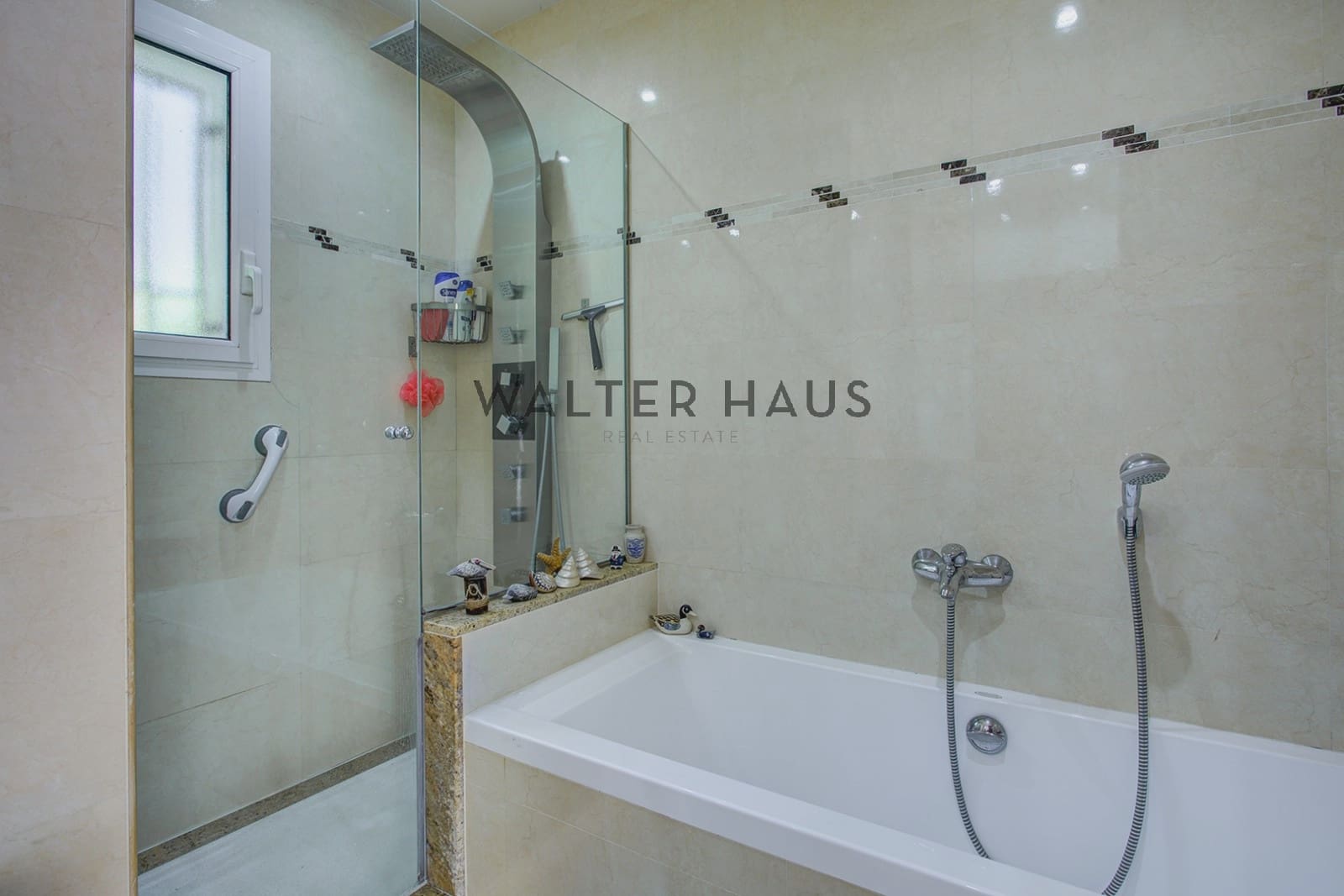 4 bedroom Villa for sale in Santa Cristina d'Aro - € 850,000 (Ref: 9924865)