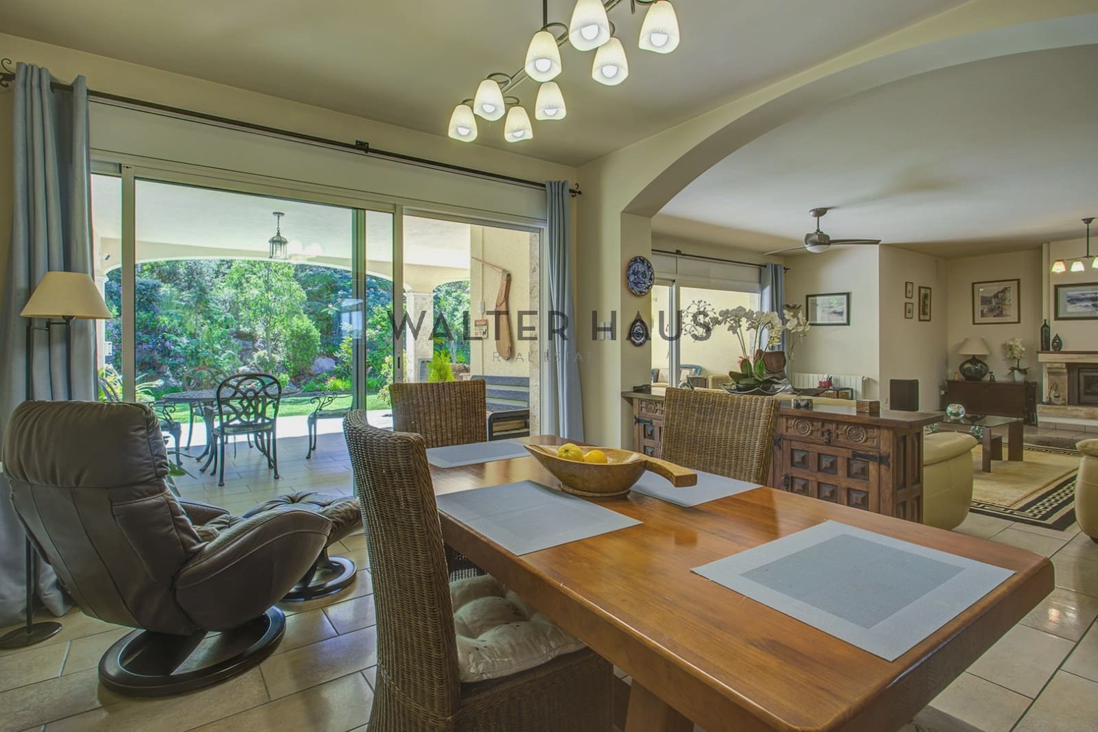 4 bedroom Villa for sale in Santa Cristina d'Aro - € 850,000 (Ref: 9924865)