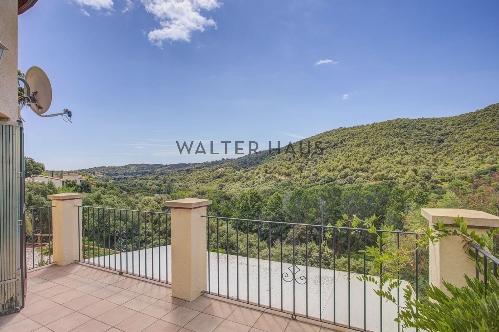 6 bedroom Villa for sale in Calonge i Sant Antoni - € 700,000 (Ref: 9924950)