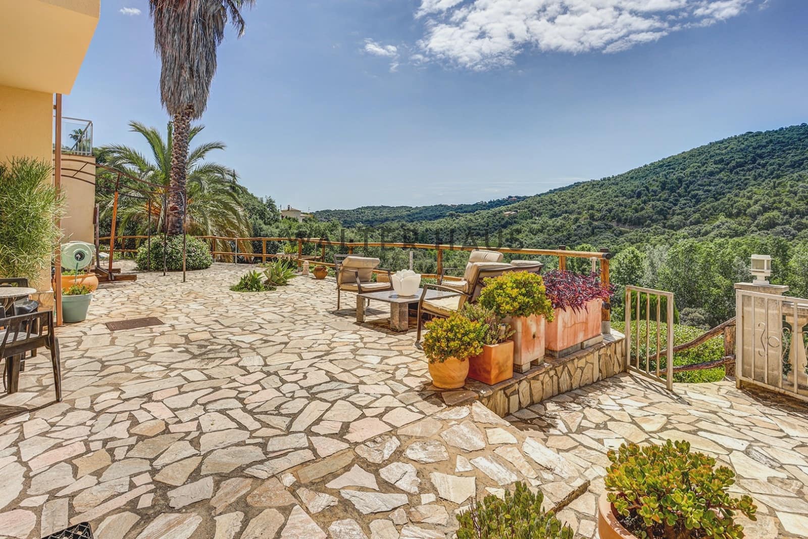 6 bedroom Villa for sale in Calonge i Sant Antoni - € 700,000 (Ref: 9924950)