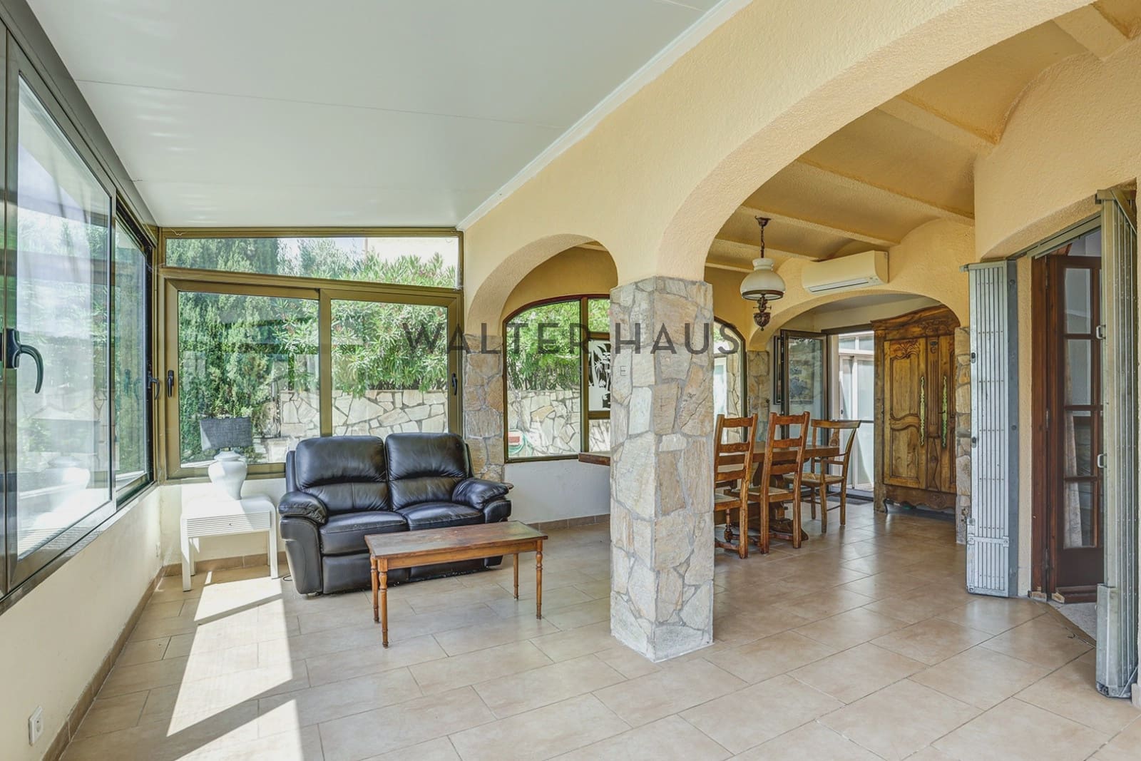 6 bedroom Villa for sale in Calonge i Sant Antoni - € 700,000 (Ref: 9924950)