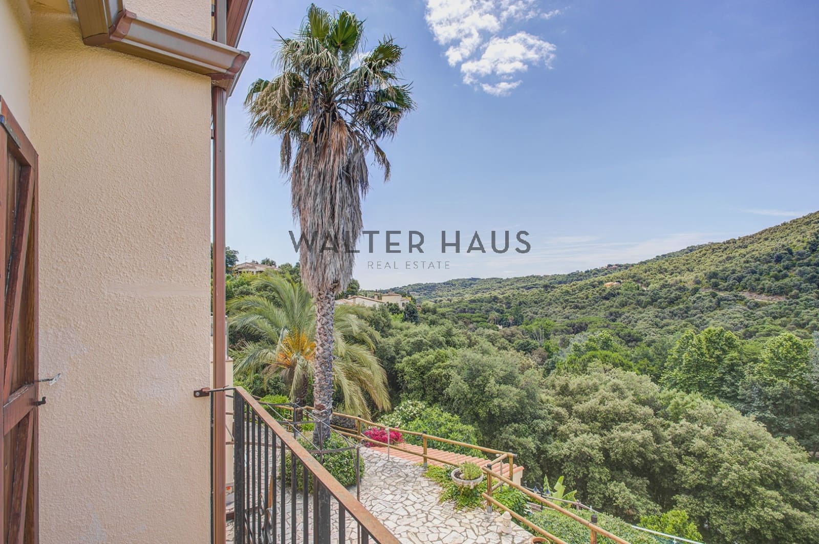6 bedroom Villa for sale in Calonge i Sant Antoni - € 700,000 (Ref: 9924950)