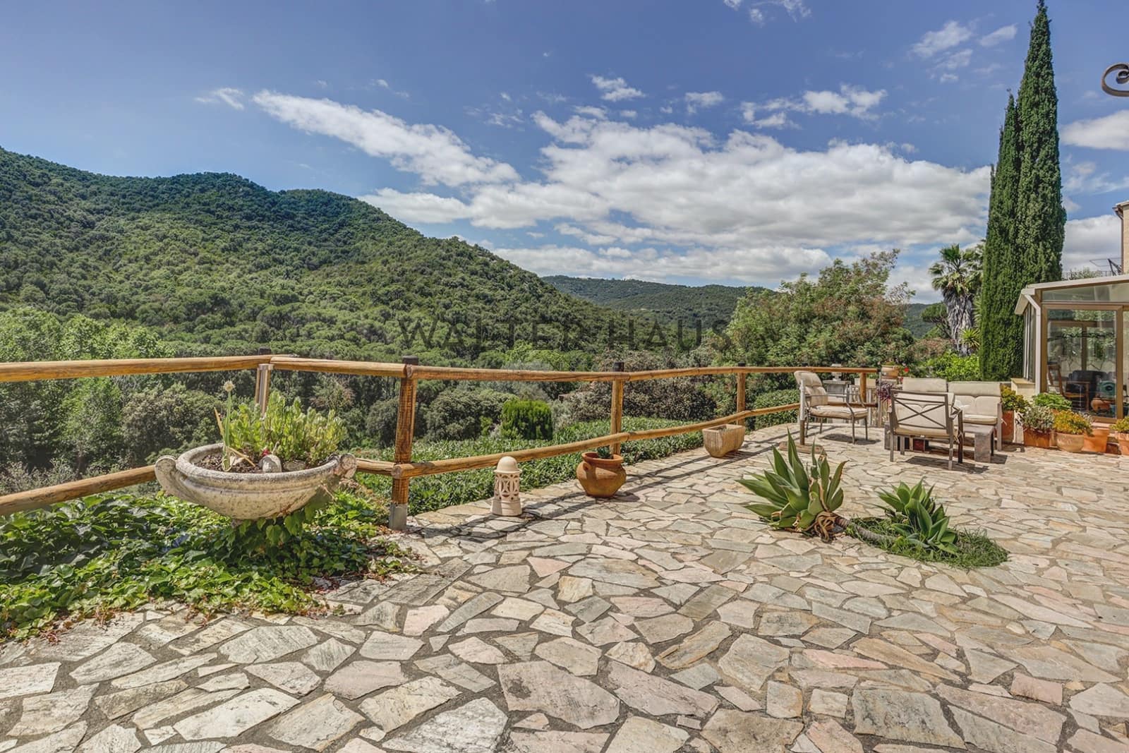 6 bedroom Villa for sale in Calonge i Sant Antoni - € 700,000 (Ref: 9924950)