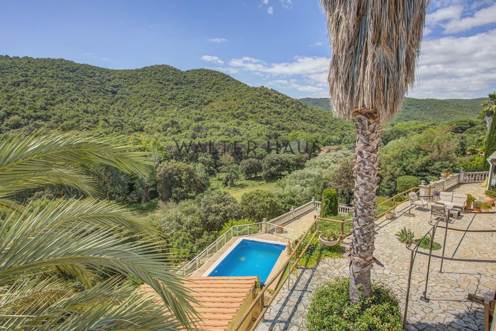 6 bedroom Villa for sale in Calonge i Sant Antoni - € 700,000 (Ref: 9924950)
