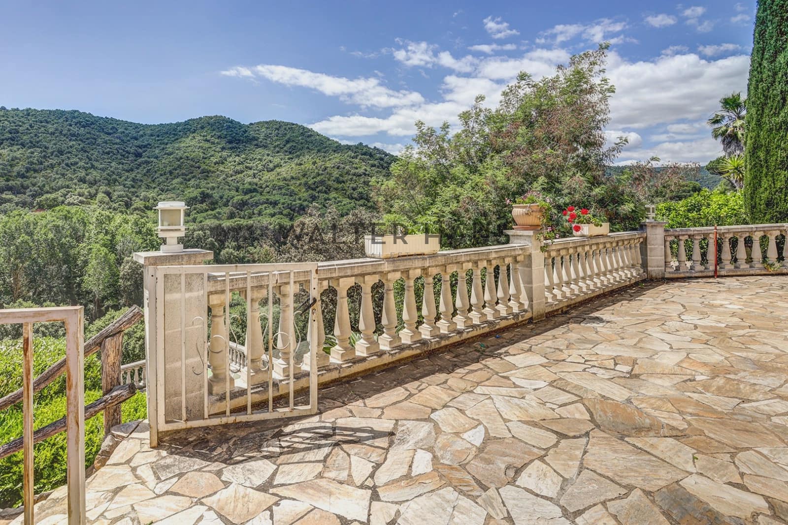 6 bedroom Villa for sale in Calonge i Sant Antoni - € 700,000 (Ref: 9924950)