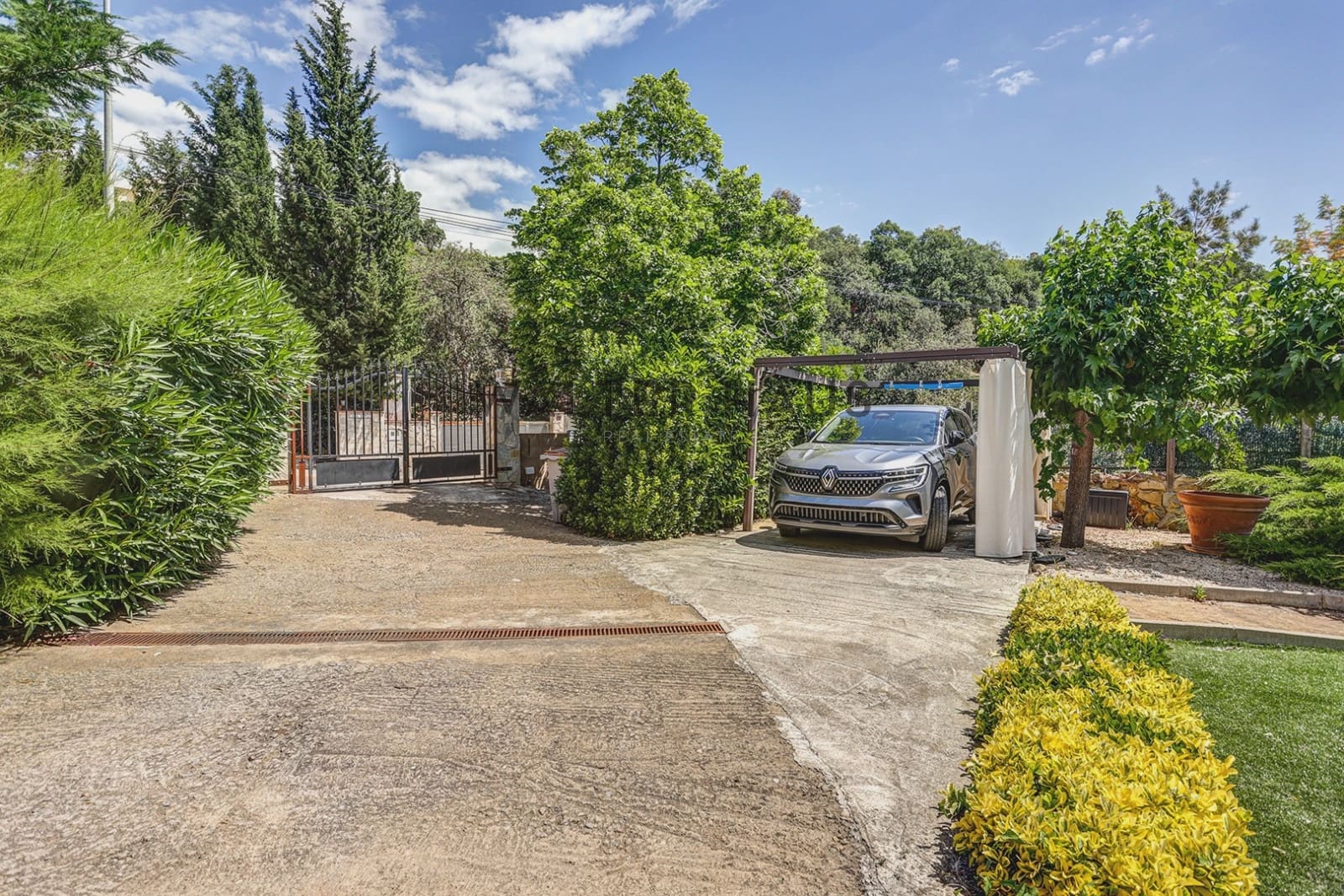 6 bedroom Villa for sale in Calonge i Sant Antoni - € 700,000 (Ref: 9924950)