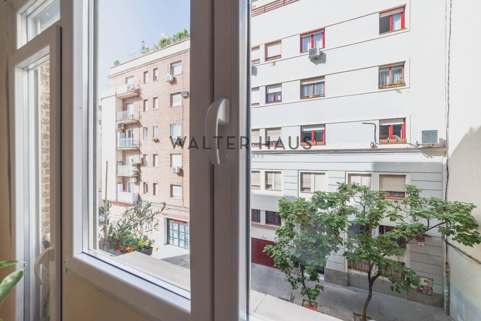 Piso de 3 habitaciones en Madrid ciudad en venta - 970.000 € (Ref: 9928161)