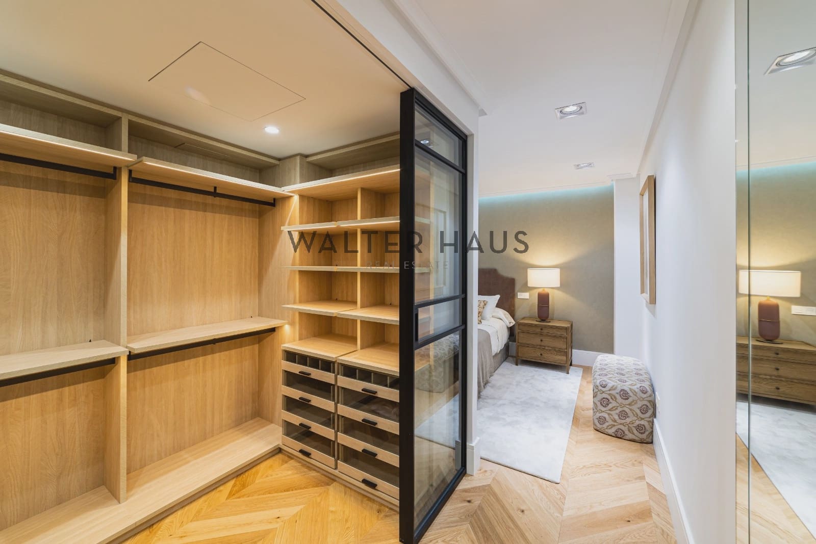 3 bedroom Flat for sale in Madrid city - € 3,200,000 (Ref: 9932365)