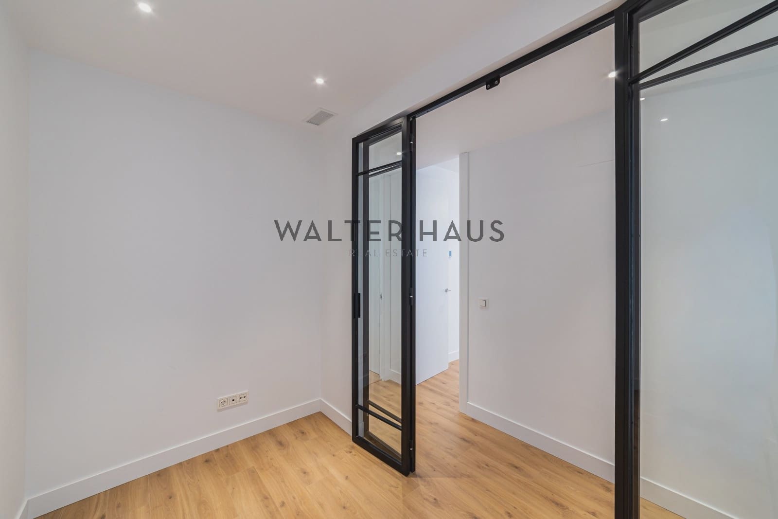 Piso de 3 habitaciones en Madrid ciudad en venta - 1.390.000 € (Ref: 9934824)