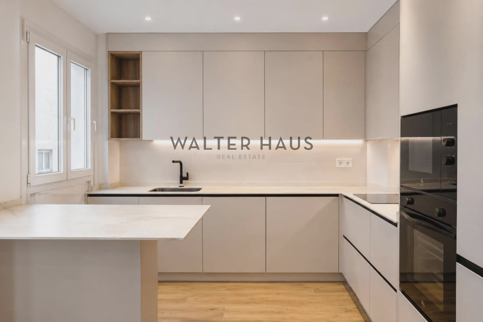 Piso de 3 habitaciones en Madrid ciudad en venta - 1.390.000 € (Ref: 9934824)