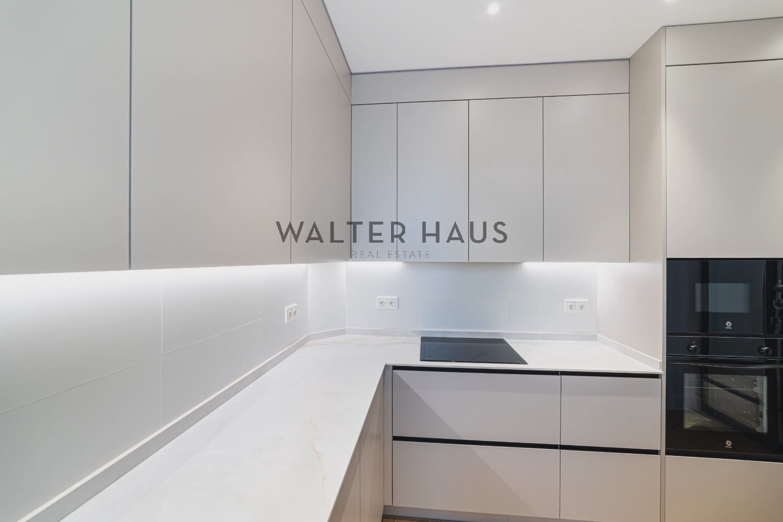 Piso de 3 habitaciones en Madrid ciudad en venta - 1.390.000 € (Ref: 9934824)