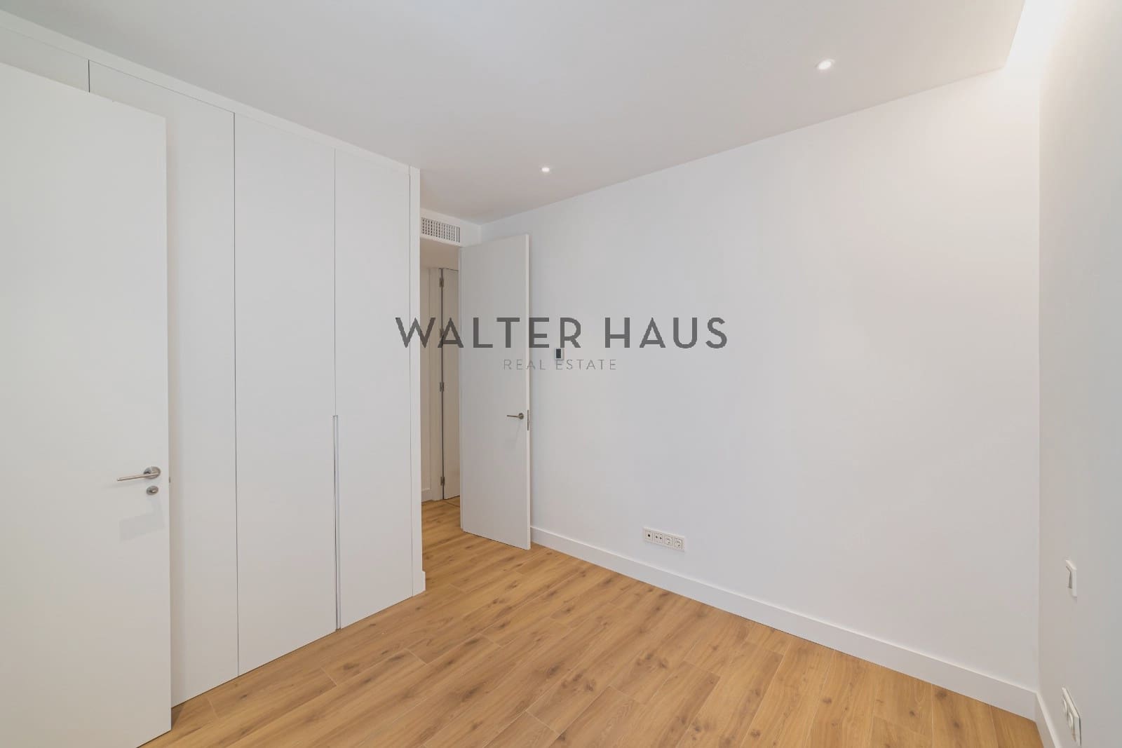 Piso de 3 habitaciones en Madrid ciudad en venta - 1.390.000 € (Ref: 9934824)