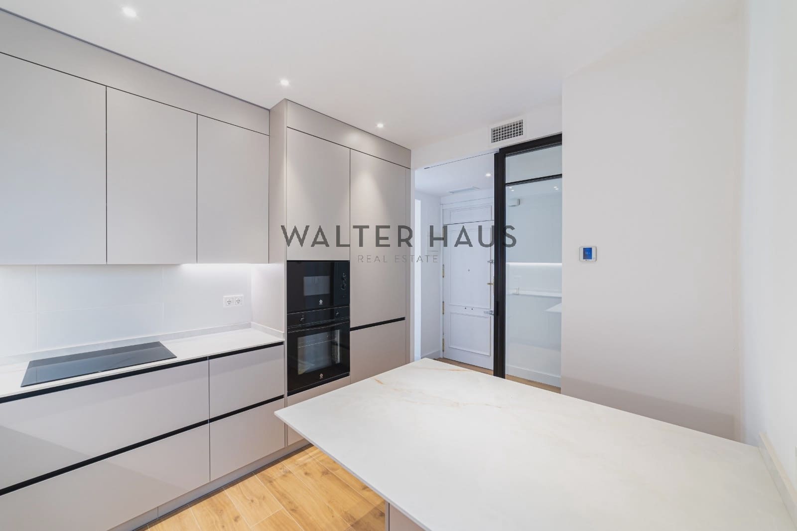 Piso de 3 habitaciones en Madrid ciudad en venta - 1.390.000 € (Ref: 9934824)