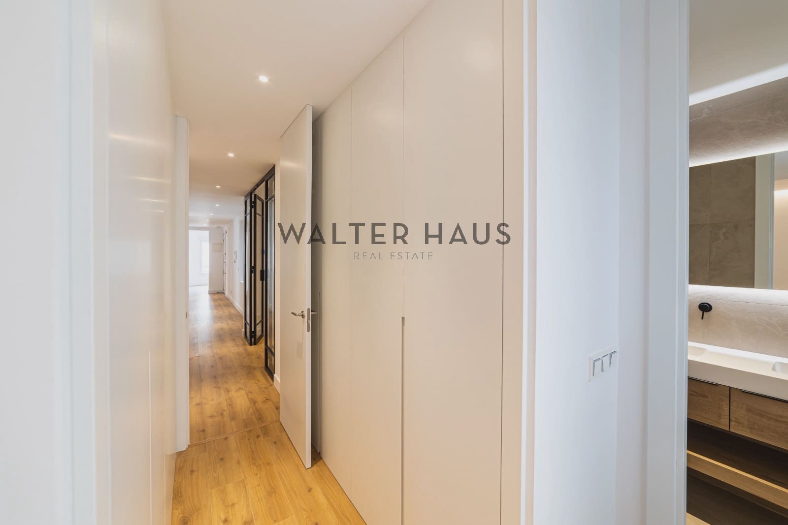 Piso de 3 habitaciones en Madrid ciudad en venta - 1.390.000 € (Ref: 9934824)