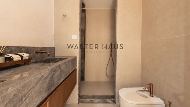3 bedroom Flat for sale in Jerónimos, Madrid city - € 3,200,000 (Ref: 9937316)