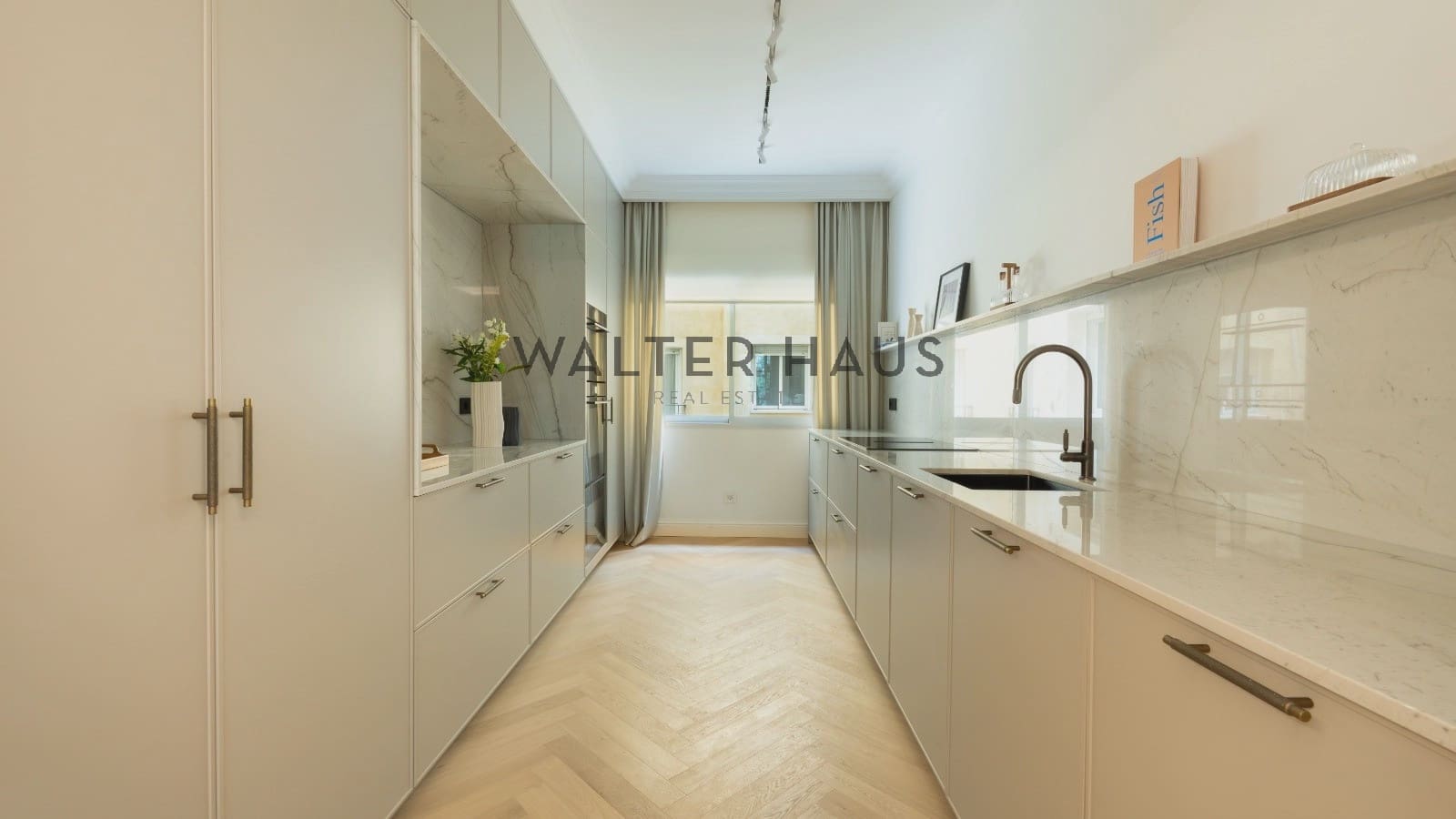 3 bedroom Flat for sale in Madrid city - € 3,200,000 (Ref: 9937316)