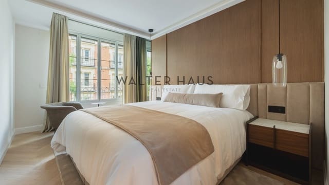 3 bedroom Flat for sale in Jerónimos, Madrid city - € 3,200,000 (Ref: 9937316)