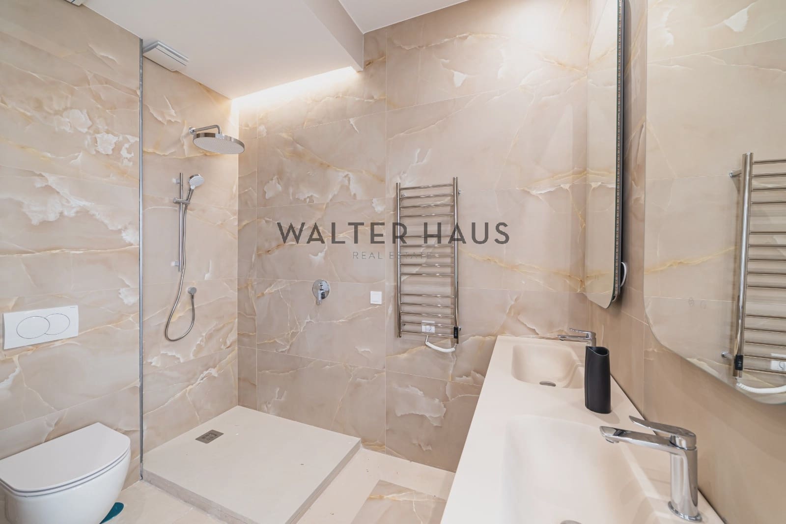 3 bedroom Flat for sale in Madrid city - € 2,075,000 (Ref: 9939123)