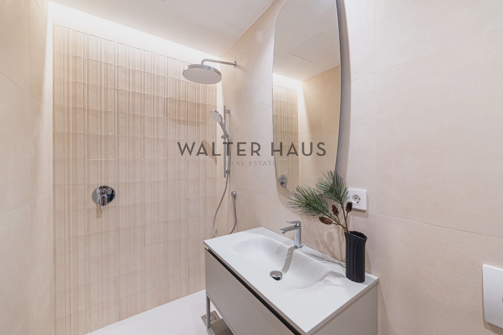 3 bedroom Flat for sale in Madrid city - € 2,075,000 (Ref: 9939123)