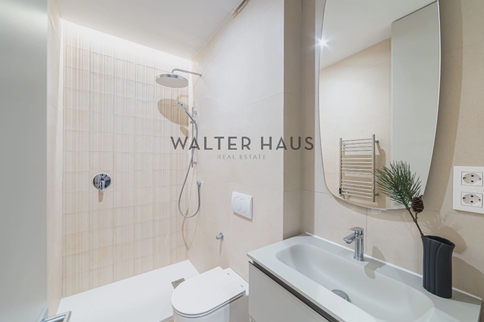 3 bedroom Flat for sale in Madrid city - € 2,075,000 (Ref: 9939123)