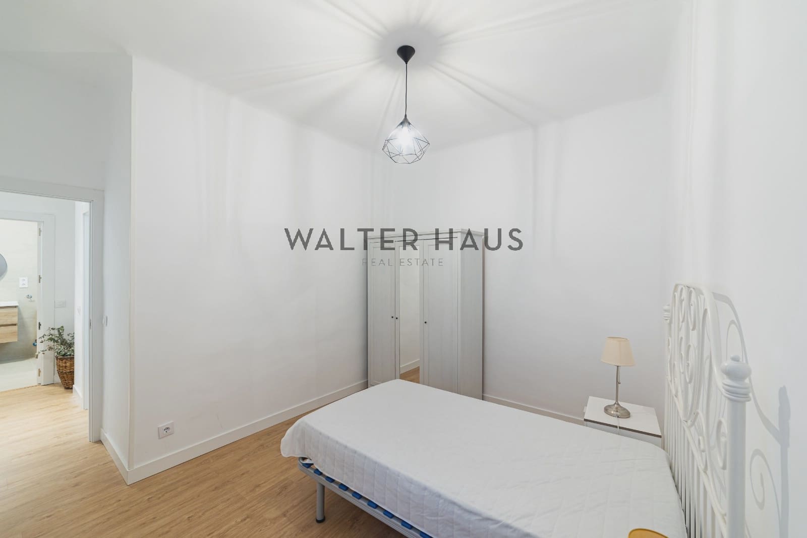 3 soverom Leilighet til leie i Madrid by - € 4 100 (Ref: 9941282)