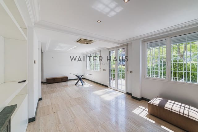 6 slaapkamer Villa te koop in Nueva España, Madrid stad - € 3.199.000 (Ref: 9946803)