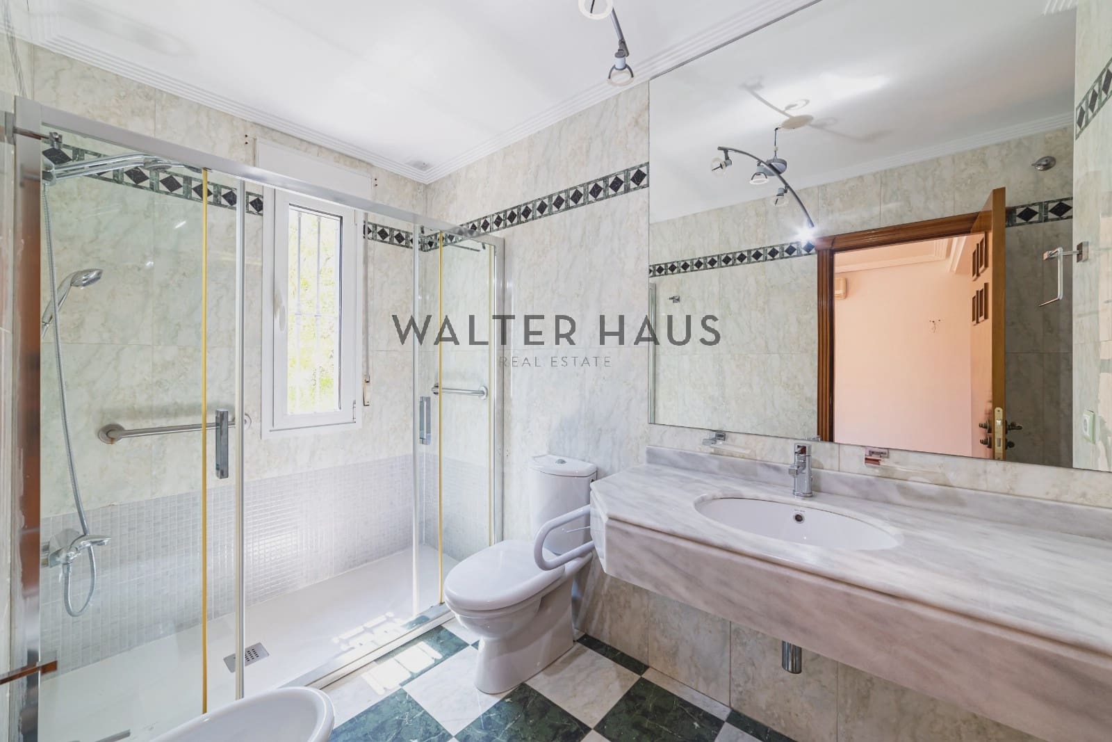 6 slaapkamer Villa te koop in Madrid stad - € 3.199.000 (Ref: 9946803)