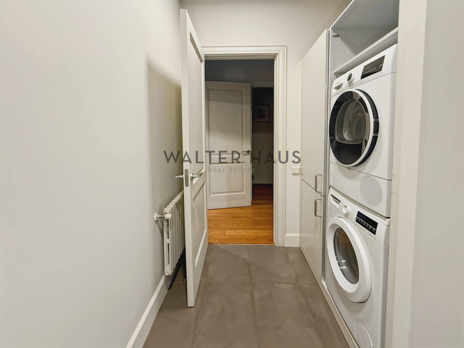 4 quarto Apartamento para arrendar em Barcelona cidade - 7 000 € (Ref: 9948576)
