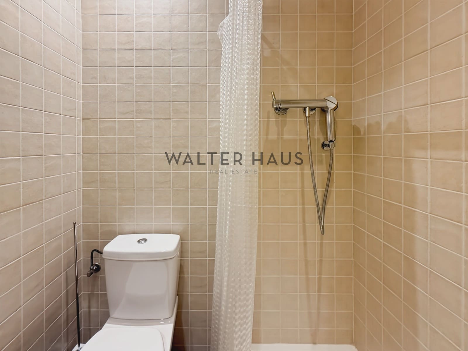 4 quarto Apartamento para arrendar em Barcelona cidade - 7 000 € (Ref: 9948576)