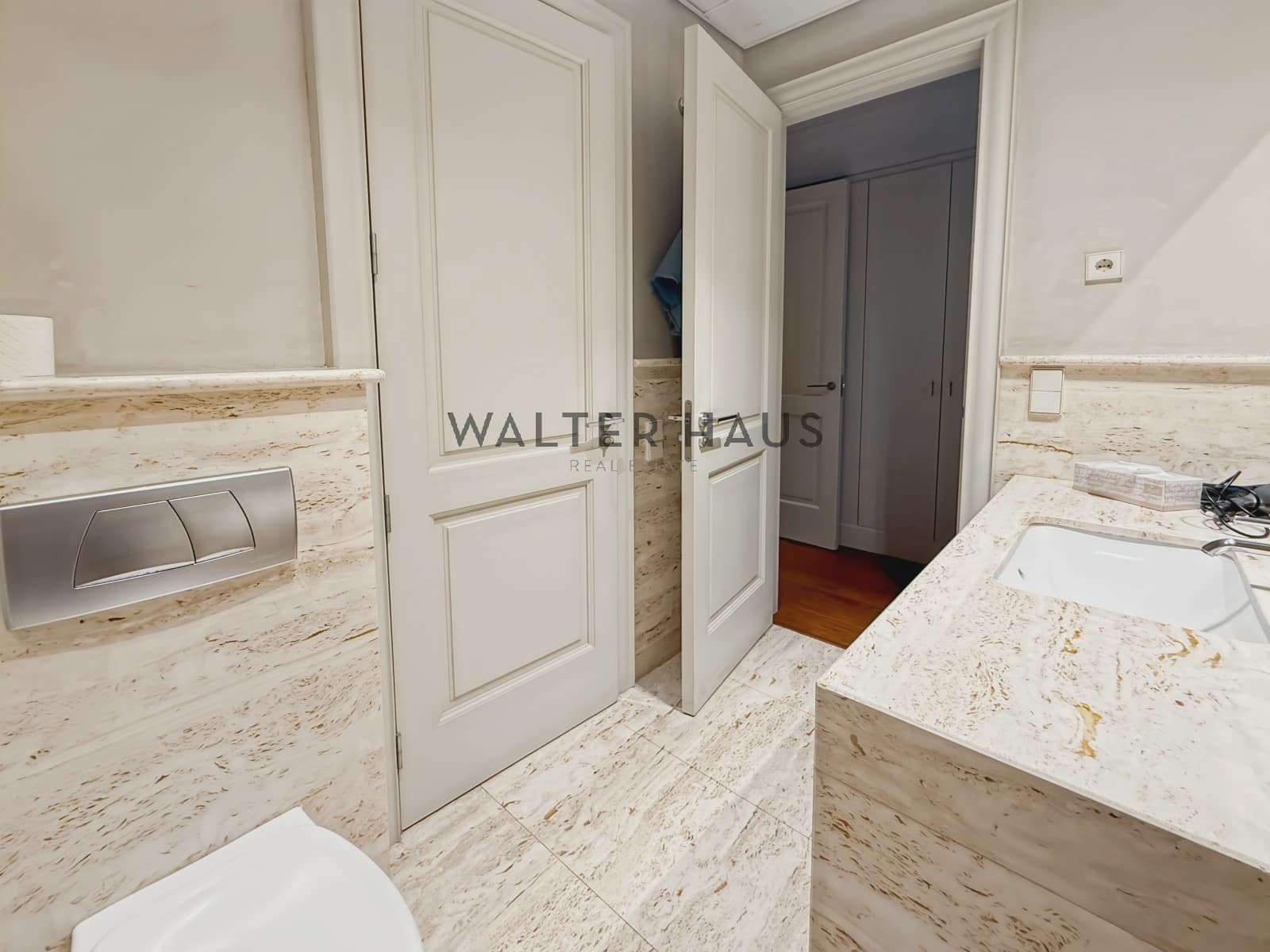 4 quarto Apartamento para arrendar em Barcelona cidade - 7 000 € (Ref: 9948576)